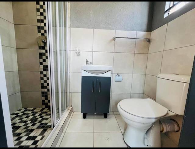 1 BEDROOM PROPERTY TO RENT IN PRIMROSE